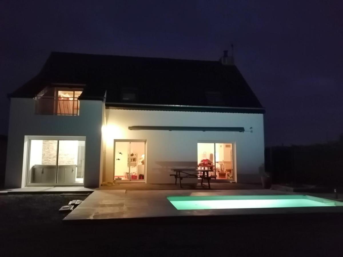 Bord De Avec Piscine Et Jacuzzi Penestin