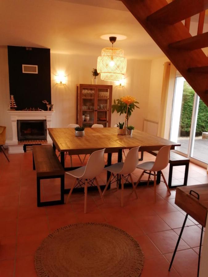 Bord De Avec Piscine Et Jacuzzi Villa