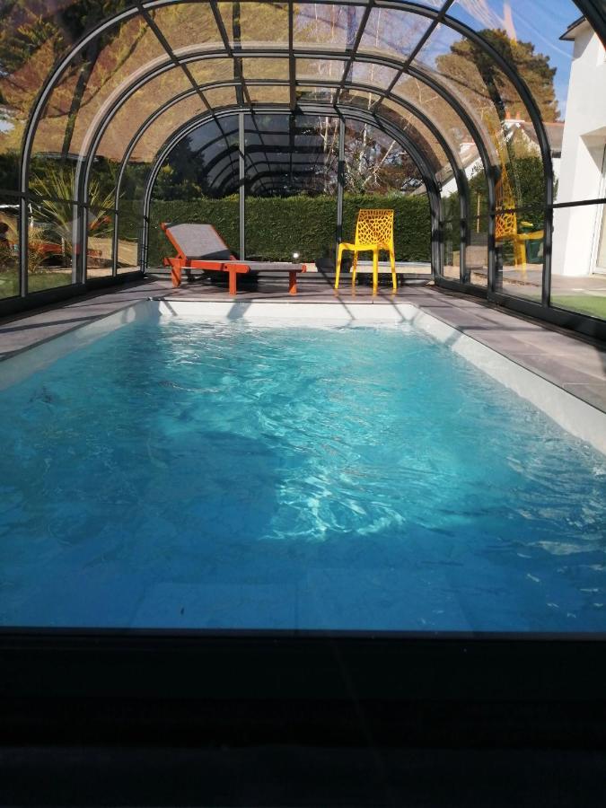 Villa Bord De Avec Piscine Et Jacuzzi *